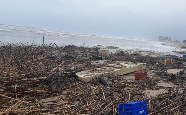 El Gobierno limpiará las playas de Cullera para que estén listas para Semana Santa