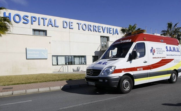 Los sanitarios de Torrevieja piden la dimisión de la gerencia del departamento