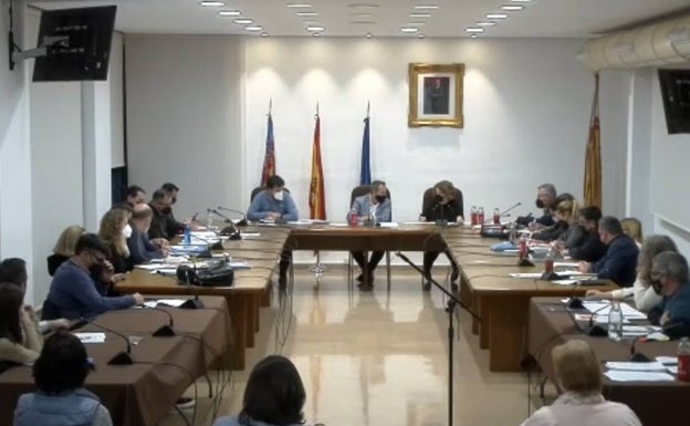 El PSPV rechaza la moción de su socio de gobierno en Xirivella para municipalizar 65 viviendas del banco malo