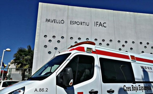 Rescatan a un hombre con una fractura craneal tras caer desde una vivienda de gran altura en Calpe