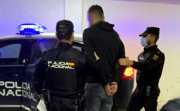 Detenido en Alicante un hombre con 17 reclamaciones judiciales por estafar más de 13.700 euros