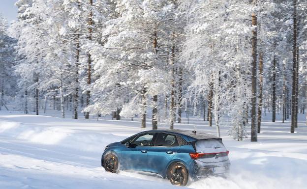 El CUPRA Born se pone a prueba en los paisajes helados de Laponia