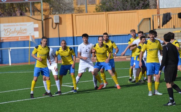El Dénia perdona y cae derrotado en casa ante el Ontinyent