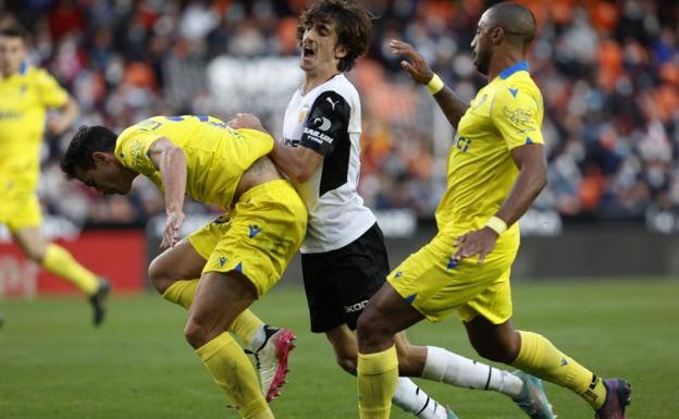 Al Valencia se le atragantan los parones