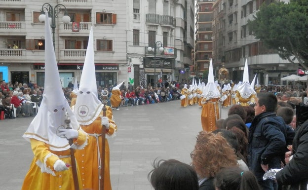 Alzira prepara el alquiler de las sillas para la procesión del Viernes Santo