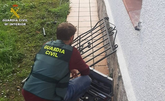 La Guardia Civil esclarece una docena de robos en viviendas de la Marina Alta