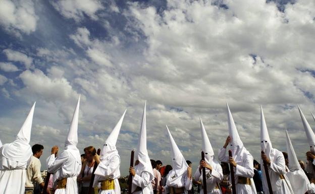 Horarios del Sábado Santo en Sevilla: programa y recorrido de las procesiones de la Semana Santa 2022