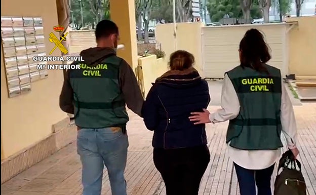 Tres detenidos por estafa al vender sofás desde Gandia y no entregarlos