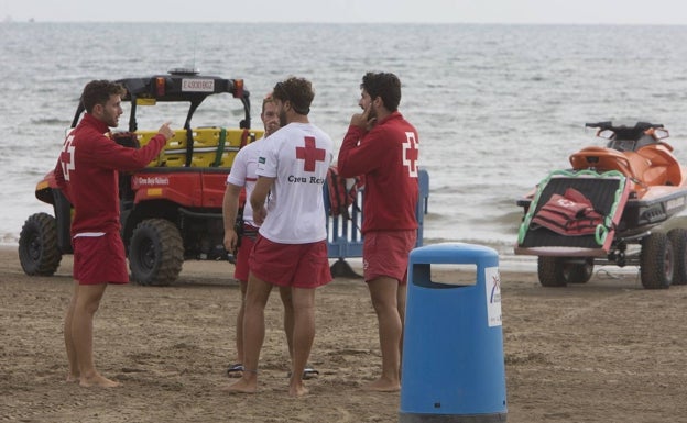Giner lamenta que Ribó sólo abra con vigilancia una de las siete playas de Valencia en Semana Santa