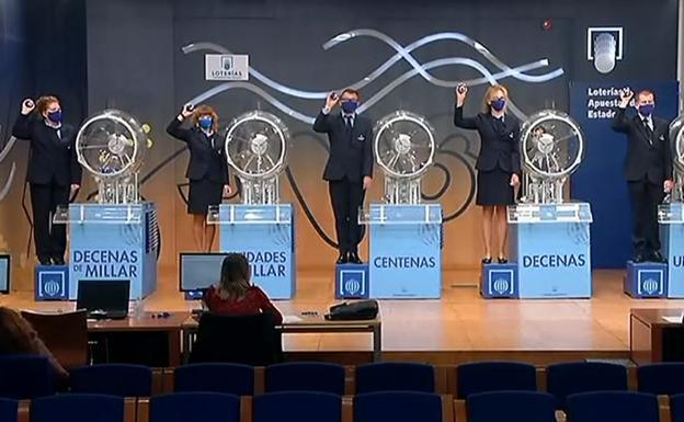 El primer premio del Sorteo contra el Cáncer, vendido en Paterna y Benidorm