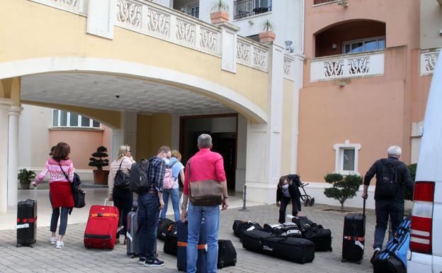 Vacaciones en la Comunitat Valenciana: playas sin control de aforo y hoteles a pleno rendimiento