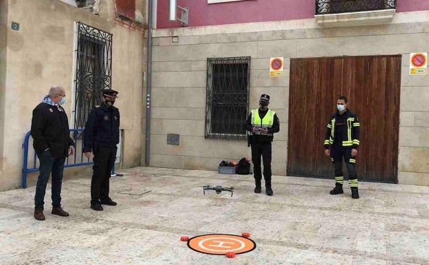 Drones, quads y medio millar de agentes para evitar el macrobotellón en Santa Faz