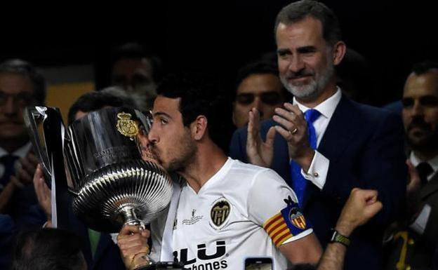 De qué color va a jugar el Valencia la final de Copa del Rey 2022