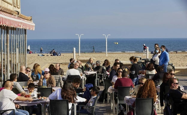 La izquierda acelera la tasa turística en la Comunitat con el objetivo de comenzar a cobrarla a finales de 2023