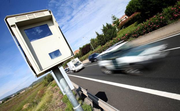 La DGT saca coches y motos camufladas en la Operación Salida