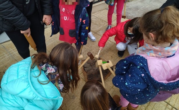 'Els Rastres' y 'la Salpassa', dos de las peculiares tradiciones de la Semana Santa en la Vall d'Albaida