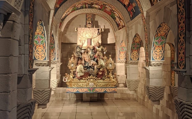 Doseles, arte efímero de la Semana Santa de Alzira