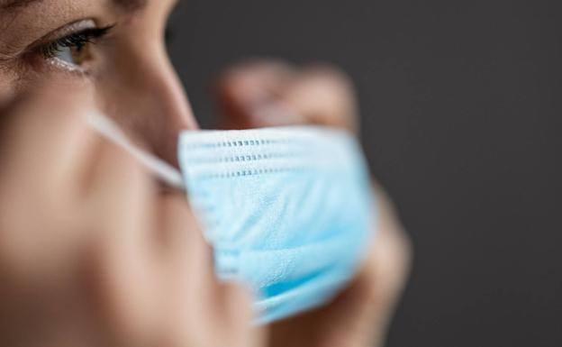 Carolina Darias matiza el uso de la mascarilla en el trabajo a partir de esta semana