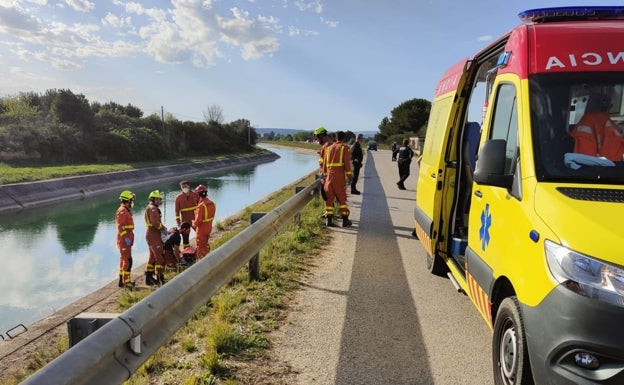 Rescatan a un niño tras caer a una acequia de Picassent