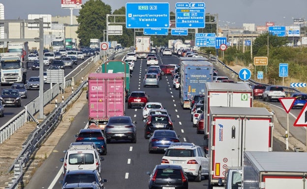 El regreso de la Semana Santa deja hasta 55 kilómetros de atasco en las carreteras valencianas