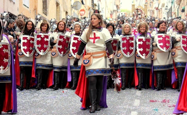 Rafa Requena, el hombre que apostó por las mujeres en los moros y cristianos de Alcoi y salvó una filà