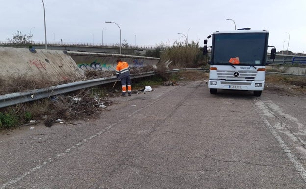 Los vertederos ilegales se disparan en Valencia pese al aumento de la limpieza