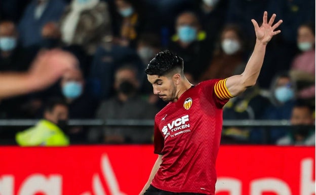 Carlos Soler: «Vamos a poner todo para traer la Copa del Rey y hacer historia»