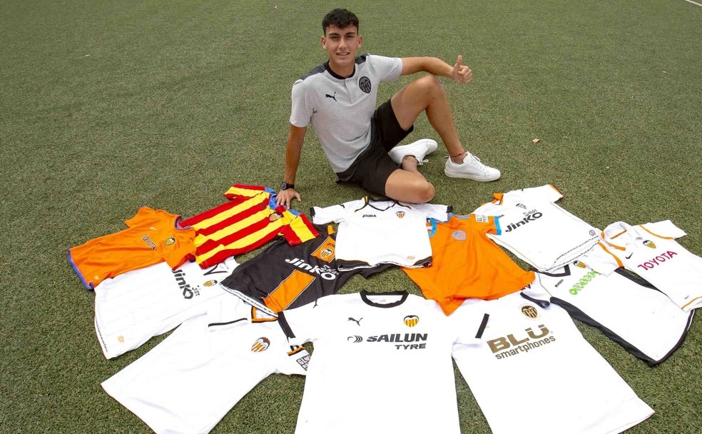 Rubén Iranzo: Un premio extraordinario para el coleccionista de camisetas