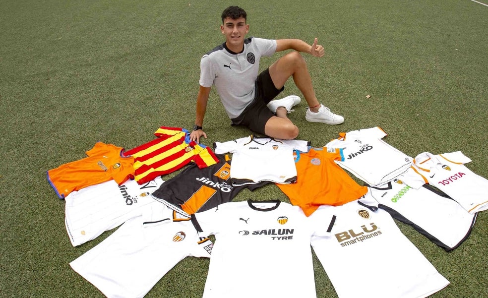 Rubén Iranzo: Un premio extraordinario para el coleccionista de camisetas