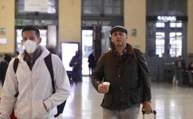 La mascarilla resiste en Valencia