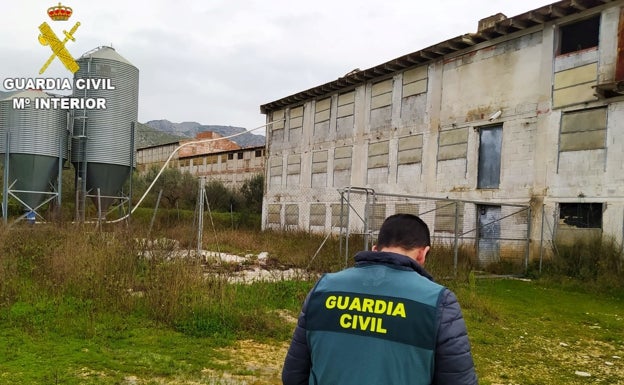 Dos detenidos por robar 120 kilos de tubería de cobre en Pinet