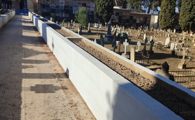 Ibi refuerza un muro de su cementerio para evitar posibles derrumbes