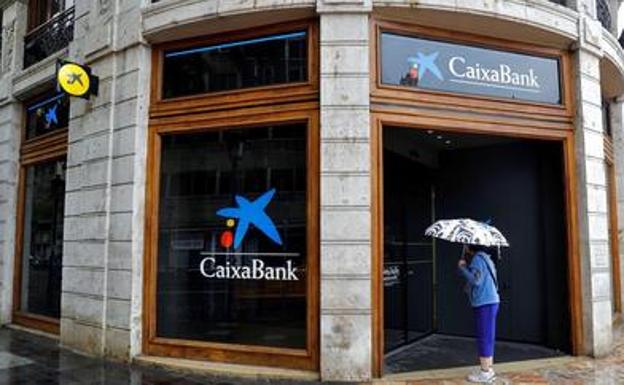 Cómo ahorrar 60 euros en comisiones con Caixabank