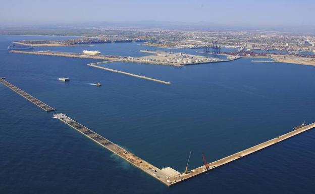 Las obras de la ampliación del puerto de Valencia se alargarán casi cinco años