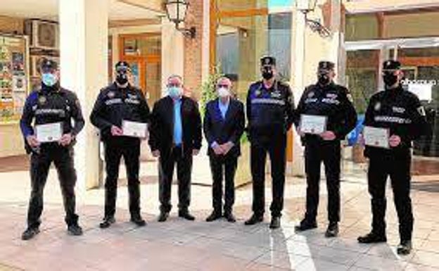 Dos policías reaniman a un hombre en parada cardiorrespiratoria en Alboraia