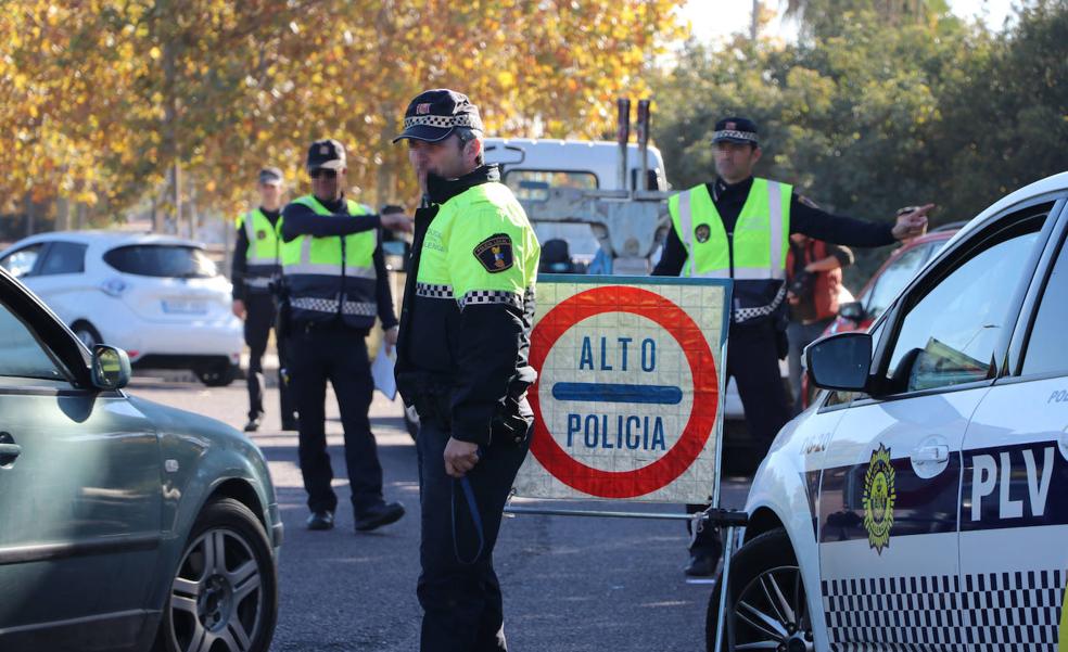 Un hombre y su hijo de 6 años, heridos en un atropello en Valencia