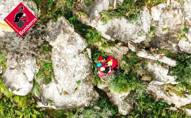 Rescatan a un espeleólogo accidentado en la Sierra de Segària, en El Verger