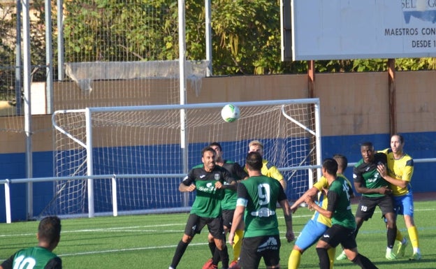 El Pedreguer y la UD Calpe necesitan ganar para seguir soñando con la permanencia