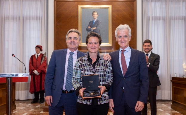 Victoria Fernández ya es Hija Adoptiva de Gamdia título póstumo