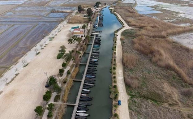 Los trabajos de dragado del Port de Catarroja retirarán más de 6.000 metros cúbicos de lodo