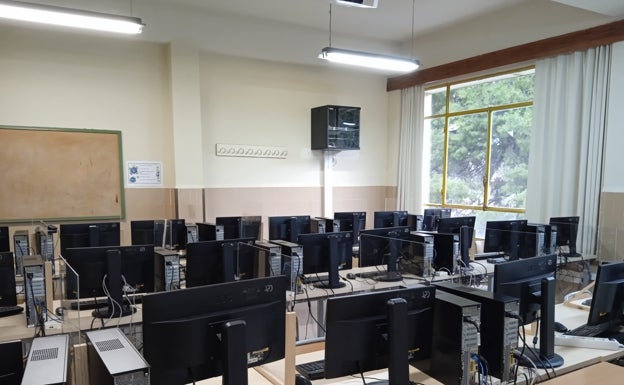 El María Enríquez de Gandia formará a profesionales para crear aplicaciones multiplataforma para empresas