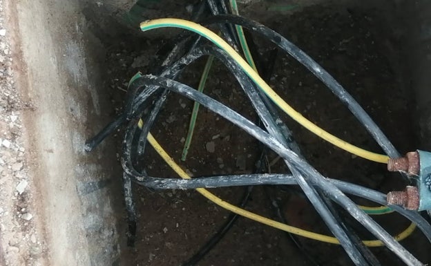 Un robo de 300 metros de cable deja sin alumbrado público una zona de Massamagrell