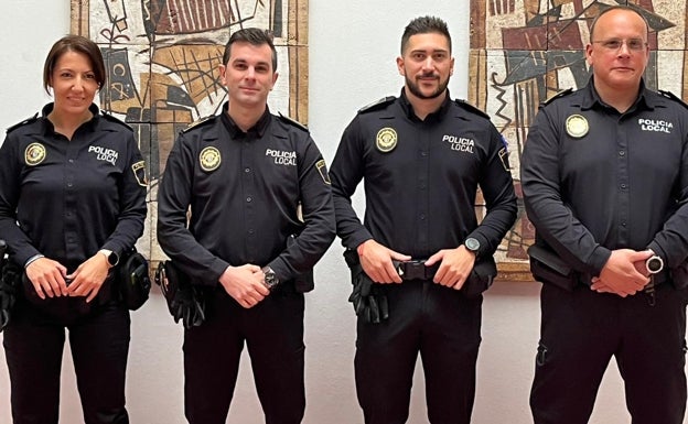Villalonga rinde homenaje a sus agentes de Policía Local