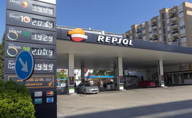 Así está el precio de la gasolina y el diésel con y sin descuento