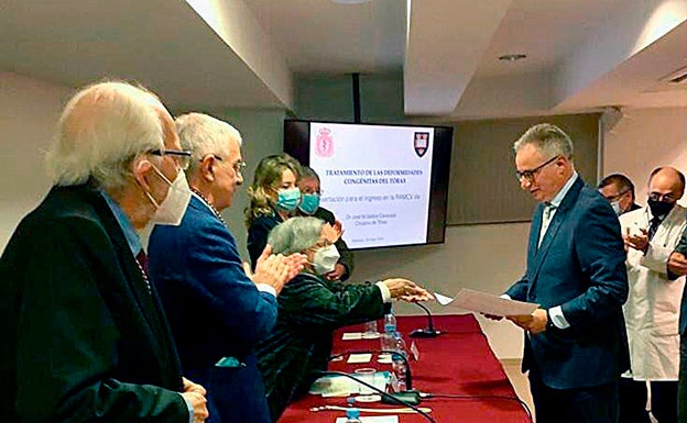 El jefe de cirugía Torácica del Hospital de la Ribera ingresa en la Academia de Medicina