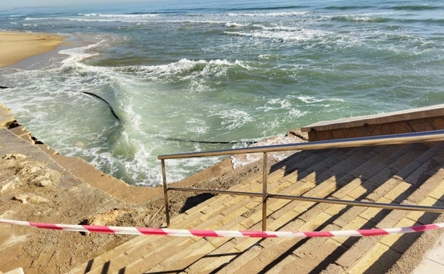 La regresión de la costa obliga ya a cerrar playas valencianas