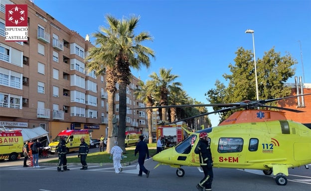 Seis personas resultan heridas al arrollar un coche la terraza de un bar en Burriana