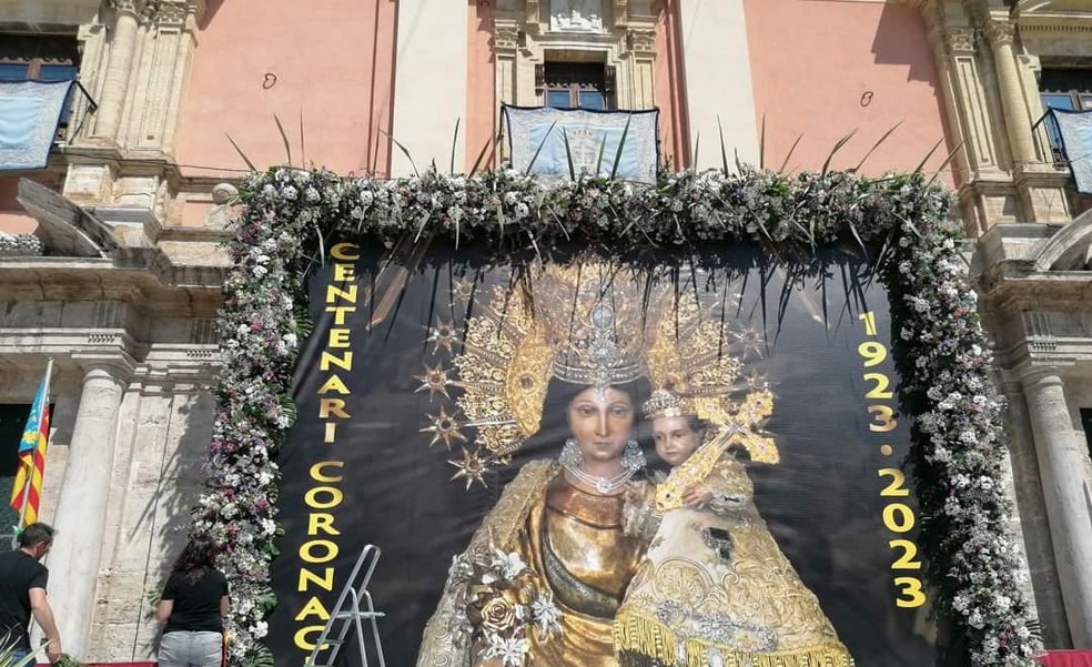 Clamor contra Ribó por eliminar el tapiz floral de la Mare de Déu