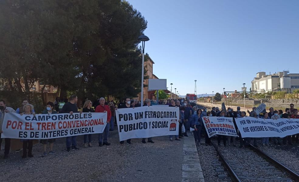 Un retraso para salvar el tren