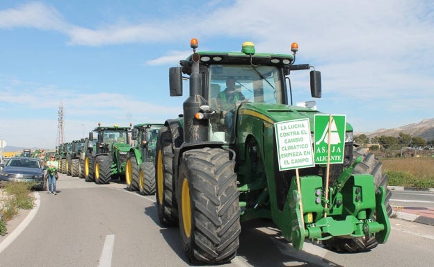 Los agricultores anuncian más «batalla» contra los recortes en el trasvase: tractorada en Alicante el 17 de mayo